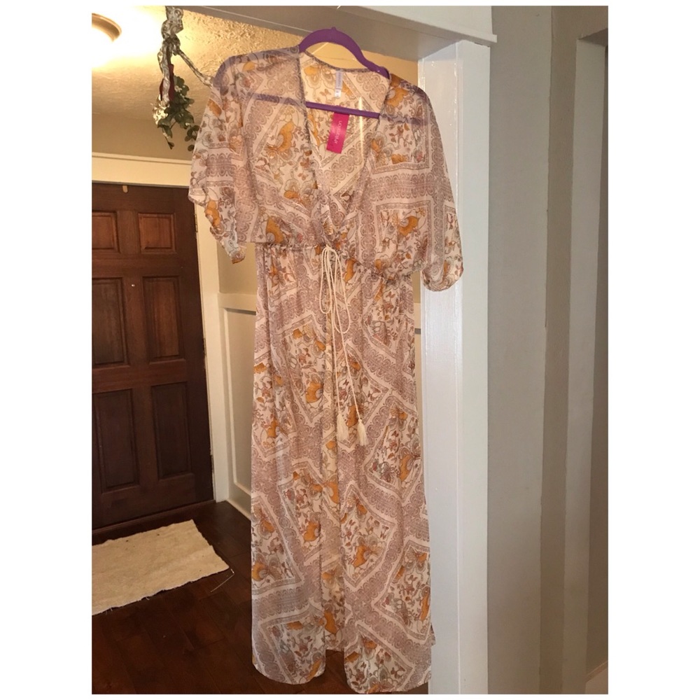✨Beautiful Front Tie kimono/ top/ cover✨